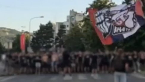 SRBI PRETUKLI MAĐARSKE HULIGANE: Zaseda za navijače Ferencvaroša u Banjaluci, scene nasilja šokirale građane (VIDEO) SRBI PRETUKLI MAĐARSKE HULIGANE: Zaseda za navijače Ferencvaroša u Banjaluci, scene nasilja šokirale građane (VIDEO)