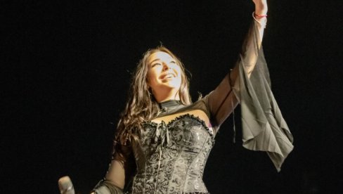 PRIZOR OSTAVIO SVE BEZ TEKSTA: Sanja Vučić svojom interpretacijom čuvene pesme, rasplakala sve prisutne