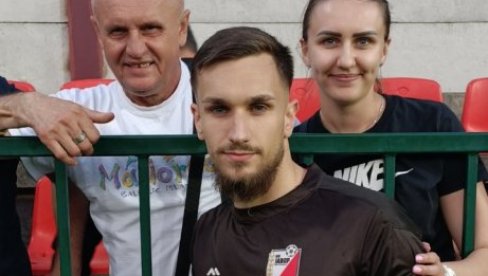 SVE JE POČELO NA LAGATORU! Golman niškog Radničkog i njegovi najmiliji ne zaboravljaju Loznicu SVE JE POČELO NA LAGATORU! Golman niškog Radničkog i njegovi najmiliji ne zaboravljaju Loznicu
