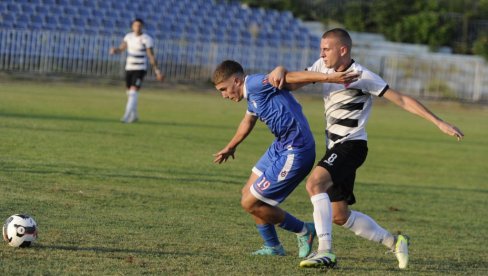 „BELI“ JURE PRVI BOD: Fudbaleri Sloge iz Kraljeva sutra gostuju OFK Napretku „BELI“ JURE PRVI BOD: Fudbaleri Sloge iz Kraljeva sutra gostuju OFK Napretku