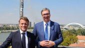 PRIMITE IZRAZE MOG DUBOKOG POŠTOVANJA: Makron čestitao Vučiću Dan državnosti (FOTO) PRIMITE IZRAZE MOG DUBOKOG POŠTOVANJA: Makron čestitao Vučiću Dan državnosti (FOTO)