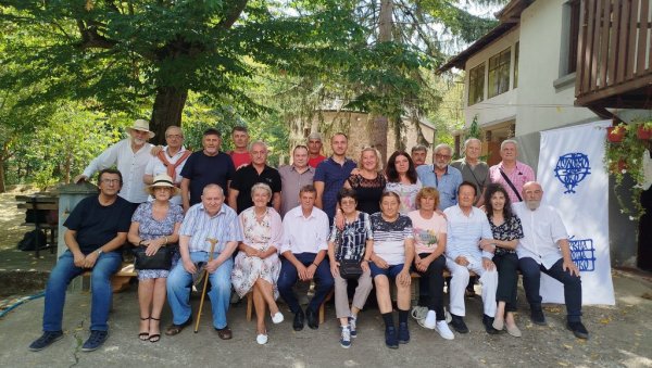 У ПОРТИ МАНАСТИРА СВЕТОГ НИКОЛЕ: Одржана 29. Књижевна колонија Својново У ПОРТИ МАНАСТИРА СВЕТОГ НИКОЛЕ: Одржана 29. Књижевна колонија Својново