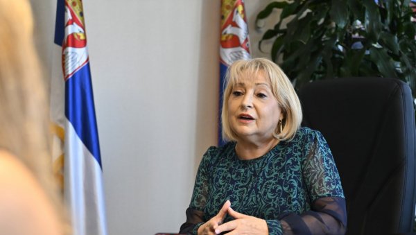 МИНИСТАРКА ЂУКИЋ ДЕЈАНОВИЋ НАЈАВИЛА: Уводи се контрола финансија у образовању МИНИСТАРКА ЂУКИЋ ДЕЈАНОВИЋ НАЈАВИЛА: Уводи се контрола финансија у образовању
