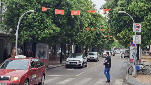 ŠTA BUDI USPAVANE BIRAČE: Izbori u Podgorici test za tridesetoavgustovsku većinu ŠTA BUDI USPAVANE BIRAČE: Izbori u Podgorici test za tridesetoavgustovsku većinu