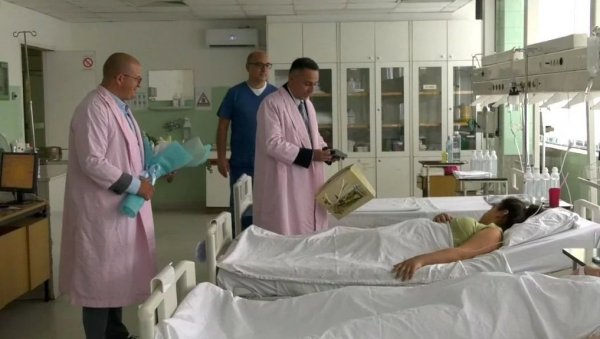 ДОБРОДОШЛИЦА НОВОМ СУГРАЂАНИНУ: Челници Суботице даровали дечака рођеног 1. септембра, на дан њиховог града ДОБРОДОШЛИЦА НОВОМ СУГРАЂАНИНУ: Челници Суботице даровали дечака рођеног 1. септембра, на дан њиховог града