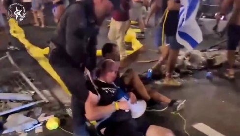 (UZNEMIRUJUĆE) POGLEDAJTE KAKO BIJE IZRAELSKA POLICIJA: Potpuni haos na ulicama, pesnice sevale na sve strane (VIDEO) (UZNEMIRUJUĆE) POGLEDAJTE KAKO BIJE IZRAELSKA POLICIJA: Potpuni haos na ulicama, pesnice sevale na sve strane (VIDEO)