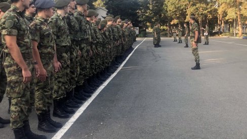 MINISTARSTVO ODBRANE: Nova generacija vojnika započela služenje vojnog roka MINISTARSTVO ODBRANE: Nova generacija vojnika započela služenje vojnog roka