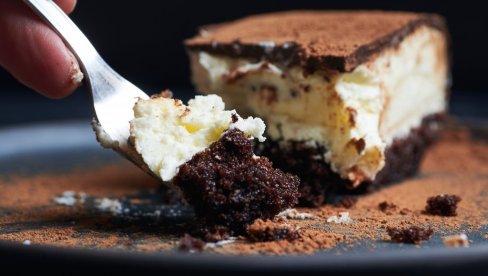 RASHLADITE SE U SLAST: Ledene kocke, toliko sočne da se tope u ustima RASHLADITE SE U SLAST: Ledene kocke, toliko sočne da se tope u ustima