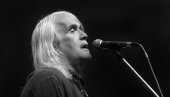 BORA ĐORĐEVIĆ BI DANAS NAPUNIO 73 GODINE: Jako tužan dan za sve koji su voleli muzičara, prijatelj mu obišao grob