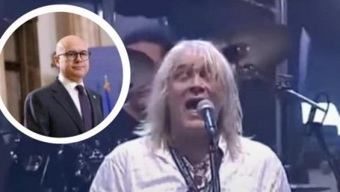 ПРЕМИЈЕР ВУЧЕВИЋ СЕ ОПРОСТИО ОД ЛЕГЕНДЕ РОКЕНРОЛА УЗ ПЕСМУ ПОГЛЕДАЈ ДОМ СВОЈ, АНЂЕЛЕ: Довиђења, легендо (ВИДЕО) ПРЕМИЈЕР ВУЧЕВИЋ СЕ ОПРОСТИО ОД ЛЕГЕНДЕ РОКЕНРОЛА УЗ ПЕСМУ ПОГЛЕДАЈ ДОМ СВОЈ, АНЂЕЛЕ: Довиђења, легендо (ВИДЕО)