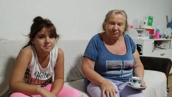 АТИФА НАС ЈЕ ЗАДИВИЛА КАДА ЈЕ У 60. ГОДИНИ ПОСТАЛА МАЈКА, А САД ЈЕ ВЕЋ ЋЕРКИЦА КРЕНУЛА У ШКОЛУ: Учинићу све да се моја Алејна образује АТИФА НАС ЈЕ ЗАДИВИЛА КАДА ЈЕ У 60. ГОДИНИ ПОСТАЛА МАЈКА, А САД ЈЕ ВЕЋ ЋЕРКИЦА КРЕНУЛА У ШКОЛУ: Учинићу све да се моја Алејна образује