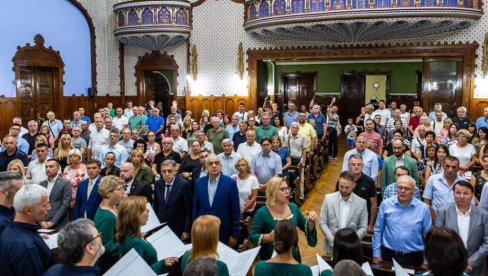 JAKE VEZE SA OBE STRANE DRINE: Subotica u znaku 11. zavičajnih dana, posvećenih kulturi i tradiciji našeg naroda JAKE VEZE SA OBE STRANE DRINE: Subotica u znaku 11. zavičajnih dana, posvećenih kulturi i tradiciji našeg naroda