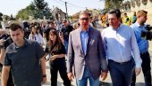 TAJ KOJI TO GOVORI JE LAŽOV I NIJE NORMALAN: Vučić o lažima da šaljemo migove Ukrajini TAJ KOJI TO GOVORI JE LAŽOV I NIJE NORMALAN: Vučić o lažima da šaljemo migove Ukrajini