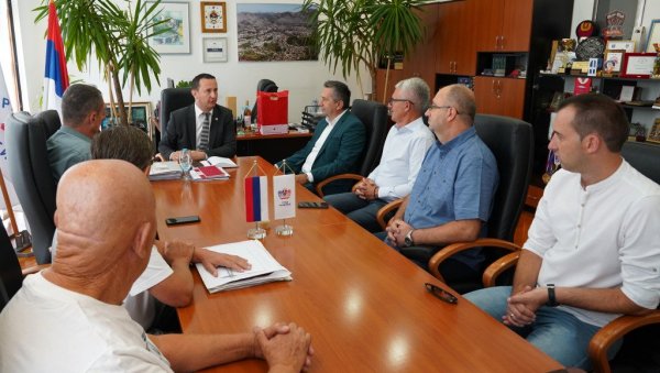ПРЕДСТАВНИЦИ ЦРВЕНИХ КРСТОВА КОСОВА И МЕТОХИЈЕ, ВОЈВОДИНЕ И СРПСКЕ У ТРЕБИЊУ: Боља сарадња за хуманитарни рад ПРЕДСТАВНИЦИ ЦРВЕНИХ КРСТОВА КОСОВА И МЕТОХИЈЕ, ВОЈВОДИНЕ И СРПСКЕ У ТРЕБИЊУ: Боља сарадња за хуманитарни рад