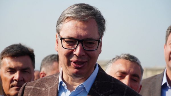 ЗАПАДНА СРБИЈА КАО НА ДЛАНУ Председник Вучић: Нови путеви значе живот за људе ЗАПАДНА СРБИЈА КАО НА ДЛАНУ Председник Вучић: Нови путеви значе живот за људе
