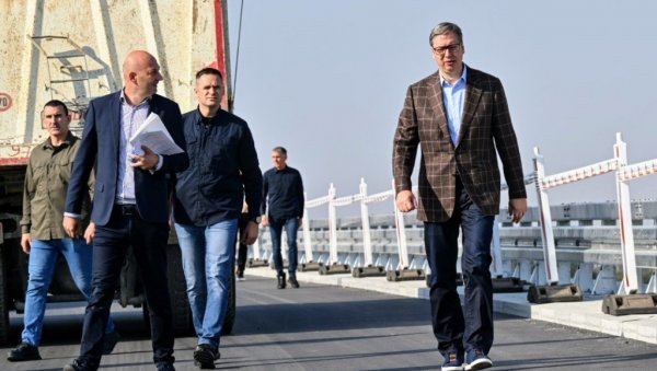 ВУЧИЋ ДРУГИ ДАН У ПОДРИЊУ Председник обишао саобраћајницу Шабац–Лозница: Ово чудесно изгледа ВУЧИЋ ДРУГИ ДАН У ПОДРИЊУ Председник обишао саобраћајницу Шабац–Лозница: Ово чудесно изгледа