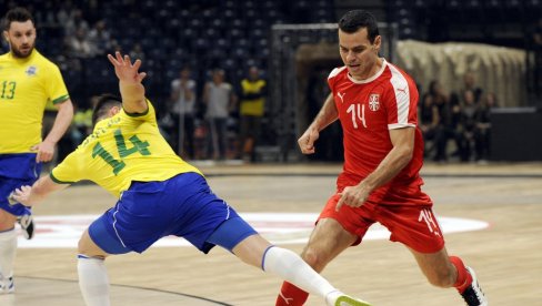 MAG NA PETOPARCU JOŠ NEĆE U PENZIJU: Futsaler Slobodan Rajčević, doskorašnji reprezentativac Srbije, ima novi izazov MAG NA PETOPARCU JOŠ NEĆE U PENZIJU: Futsaler Slobodan Rajčević, doskorašnji reprezentativac Srbije, ima novi izazov