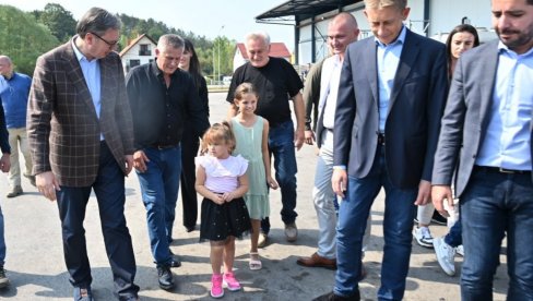VUČIĆ DRUGI DAN U PODRINJU: Nudimo subvencije do 50 odsto u prehrambenoj i prerađivačkoj industriji VUČIĆ DRUGI DAN U PODRINJU: Nudimo subvencije do 50 odsto u prehrambenoj i prerađivačkoj industriji