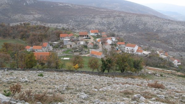 ДВЕ СТАРИЦЕ РАЗНЕО БОМБОМ: Годишњица страдања Срба у Мирловић Пољу, 6. септембра 1993, предмет пред Судом у Стразбуру ДВЕ СТАРИЦЕ РАЗНЕО БОМБОМ: Годишњица страдања Срба у Мирловић Пољу, 6. септембра 1993, предмет пред Судом у Стразбуру