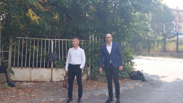 ИГОР СИМИЋ САСЛУШАН У СЕВЕРНОЈ МИТРОВИЦИ: Рекао сам истину - да ништа нисам радио незаконито, ово је притисак пред изборе ИГОР СИМИЋ САСЛУШАН У СЕВЕРНОЈ МИТРОВИЦИ: Рекао сам истину - да ништа нисам радио незаконито, ово је притисак пред изборе