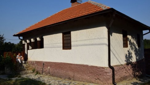 NOVI ŽIVOT DOMA DESET GENERACIJA: Jagodinski penzioner Radosav Janković iz Jagodine renovirao porodičnu kuću kod Ćuprije (FOTO) NOVI ŽIVOT DOMA DESET GENERACIJA: Jagodinski penzioner Radosav Janković iz Jagodine renovirao porodičnu kuću kod Ćuprije (FOTO)