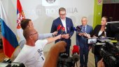 ВУЧИЋ У ПОДРИЊУ: Председник се обратио након састанка са руским амбасадором (ФОТО/ВИДЕО) ВУЧИЋ У ПОДРИЊУ: Председник се обратио након састанка са руским амбасадором (ФОТО/ВИДЕО)