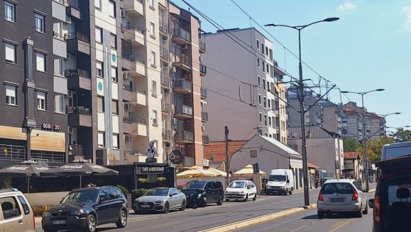 УШЛА У ОТКЉУЧАНИ СТАН У ВОЈВОДЕ СТЕПЕ И ТВРДИ ДА ЈЕ ЊЕН! Београђанка у великом проблему - Жена јој упала у некретнину и одбија да се исели УШЛА У ОТКЉУЧАНИ СТАН У ВОЈВОДЕ СТЕПЕ И ТВРДИ ДА ЈЕ ЊЕН! Београђанка у великом проблему - Жена јој упала у некретнину и одбија да се исели