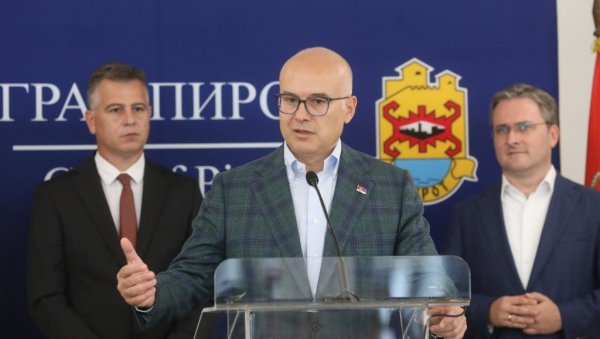 ПРЕМИЈЕР ВУЧЕВИЋ: Невероватно да нико не може да заустави Куртија, човека који намерава да етнички очисти КиМ ПРЕМИЈЕР ВУЧЕВИЋ: Невероватно да нико не може да заустави Куртија, човека који намерава да етнички очисти КиМ