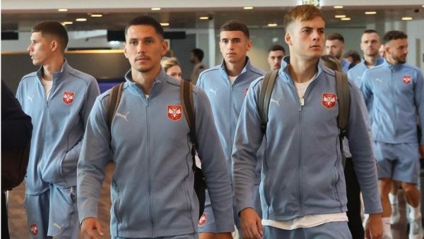 ОРЛОВИ СТИГЛИ У КОПЕНХАГЕН: И пилот одушевљен издањем против Шпаније (ФОТО/ВИДЕО) ОРЛОВИ СТИГЛИ У КОПЕНХАГЕН: И пилот одушевљен издањем против Шпаније (ФОТО/ВИДЕО)
