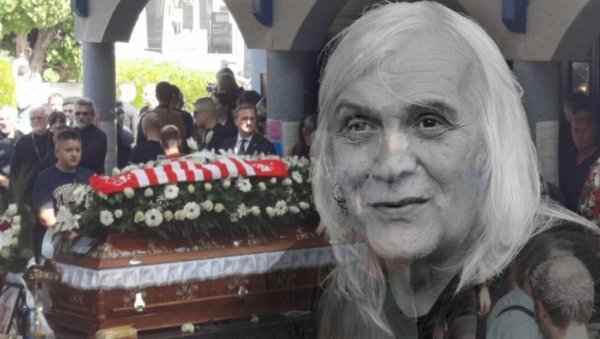КОВЧЕГ УКРАШЕН ЗВЕЗДИНИМ БОЈАМА: Бора и у вечност иде у црвено-белом - да се зна да је био делија (ФОТО) КОВЧЕГ УКРАШЕН ЗВЕЗДИНИМ БОЈАМА: Бора и у вечност иде у црвено-белом - да се зна да је био делија (ФОТО)