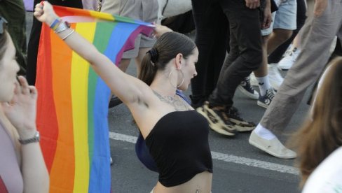 ШЕТЊА МОЖЕ ДОВЕСТИ ДО ПАСИВНИХ ЖРТАВА: Мађарска полиција забранила одржавање Параде поноса у Будимпешти ШЕТЊА МОЖЕ ДОВЕСТИ ДО ПАСИВНИХ ЖРТАВА: Мађарска полиција забранила одржавање Параде поноса у Будимпешти