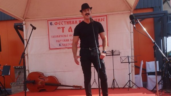 УЗ ТАЈНУ ЛАКША РЕСОЦИЈАЛИЗАЦИЈА: У Смедереву одржан 6. Фестивал имитације осуђеника казнено-поправних завода у Србији УЗ ТАЈНУ ЛАКША РЕСОЦИЈАЛИЗАЦИЈА: У Смедереву одржан 6. Фестивал имитације осуђеника казнено-поправних завода у Србији