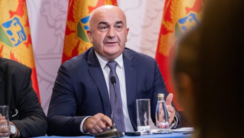 SKUP CEH KJU GROZNICE: Ministar Joković negira odgovornost za širenje zaraze i obećava stočarima nadoknadu štete SKUP CEH KJU GROZNICE: Ministar Joković negira odgovornost za širenje zaraze i obećava stočarima nadoknadu štete
