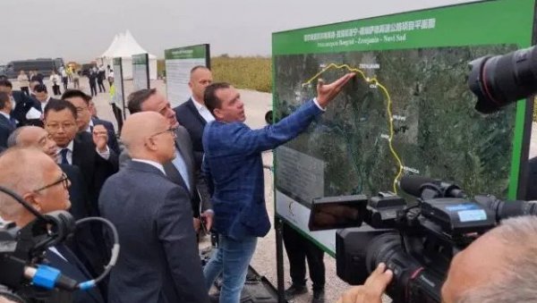 ПРОЈЕКАТ О КОЈЕМ СУ МНОГИ САЊАЛИ: Кренула градња новог ауто-пута од Београда до Зрењанина и Новог Сада (ФОТО) ПРОЈЕКАТ О КОЈЕМ СУ МНОГИ САЊАЛИ: Кренула градња новог ауто-пута од Београда до Зрењанина и Новог Сада (ФОТО)