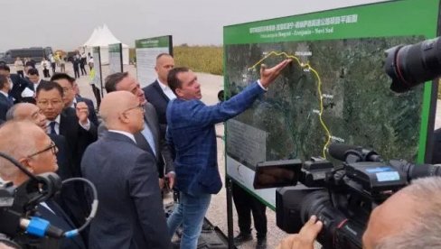 PROJEKAT O KOJEM SU MNOGI SANJALI: Krenula gradnja novog auto-puta od Beograda do Zrenjanina i Novog Sada (FOTO) PROJEKAT O KOJEM SU MNOGI SANJALI: Krenula gradnja novog auto-puta od Beograda do Zrenjanina i Novog Sada (FOTO)