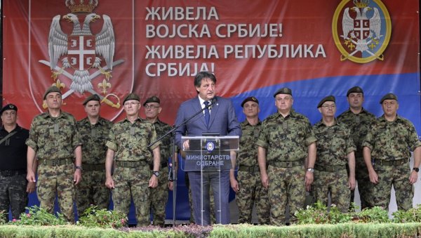 ПОКАЖИТЕ ДА ЗАСЛУЖУЈЕТЕ ЗВАЊЕ ЕЛИТЕ: Министар Гашић са кандидатима за пријем у специјалне јединице ПОКАЖИТЕ ДА ЗАСЛУЖУЈЕТЕ ЗВАЊЕ ЕЛИТЕ: Министар Гашић са кандидатима за пријем у специјалне јединице