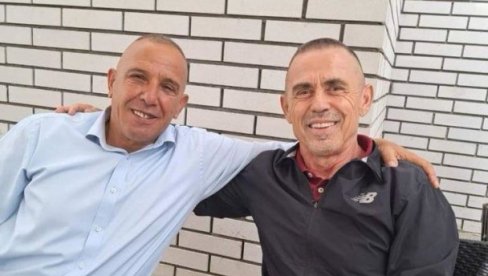 VIŠE SE I NE KRIJU: Šiptarski poslušnik Vulović hvali se druženjem sa okupatorom iz Zubinog Potoka Zećirijem VIŠE SE I NE KRIJU: Šiptarski poslušnik Vulović hvali se druženjem sa okupatorom iz Zubinog Potoka Zećirijem