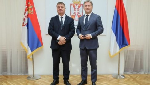 DOGOVORENA INTENZIVNIJA SARADNJA I ZAJEDNIČKE MANIFESTACIJE: Selaković sa potpredsednikom Vlade Crne Gore Budimirom Aleksićem DOGOVORENA INTENZIVNIJA SARADNJA I ZAJEDNIČKE MANIFESTACIJE: Selaković sa potpredsednikom Vlade Crne Gore Budimirom Aleksićem