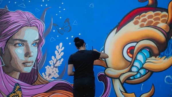 13 УМЕТНИЦА СЛИКА МУРАЛЕ НА ДОРЋОЛ ПЛАЦУ: Почиње пето издање фестивала All Girls Graffiti Jam 13 УМЕТНИЦА СЛИКА МУРАЛЕ НА ДОРЋОЛ ПЛАЦУ: Почиње пето издање фестивала All Girls Graffiti Jam