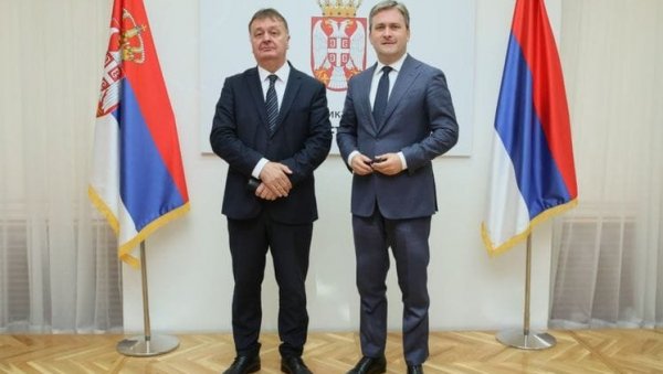 КОМИТЕ ОПЕТ ЛАРМАЈУ ОКО ЗАСТАВЕ: Заслепљени национализмом суверенисти дижу хајку на црногорског вицепремијера КОМИТЕ ОПЕТ ЛАРМАЈУ ОКО ЗАСТАВЕ: Заслепљени национализмом суверенисти дижу хајку на црногорског вицепремијера