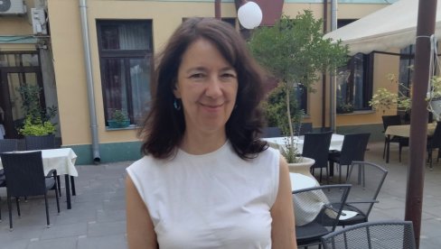 KROZ POEZIJU I ROBIJAŠI DOTIČU SLOBODU: Intervju - Ester Ramon, pesnikinja i profesorka komparativne književnosti iz Madrida KROZ POEZIJU I ROBIJAŠI DOTIČU SLOBODU: Intervju - Ester Ramon, pesnikinja i profesorka komparativne književnosti iz Madrida