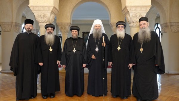 ПАТРИЈАРХ ПОРФИРИЈЕ СА ДЕЛЕГАЦИЈОМ КОПТСКЕ ЦРКВЕ: Важан сусрет у Патријаршијском двору (ФОТО) ПАТРИЈАРХ ПОРФИРИЈЕ СА ДЕЛЕГАЦИЈОМ КОПТСКЕ ЦРКВЕ: Важан сусрет у Патријаршијском двору (ФОТО)