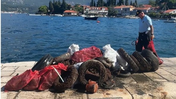 ПОЧЕЛА АКЦИЈА ЧИШЋЕЊА ПОДМОРЈА: Само испод Роса седам тона отпада ПОЧЕЛА АКЦИЈА ЧИШЋЕЊА ПОДМОРЈА: Само испод Роса седам тона отпада