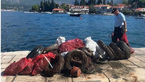 POČELA AKCIJA ČIŠĆENJA PODMORJA: Samo ispod Rosa sedam tona otpada POČELA AKCIJA ČIŠĆENJA PODMORJA: Samo ispod Rosa sedam tona otpada