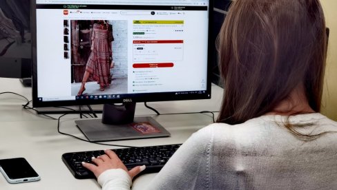 MALIM TRGOVCIMA PRESKUPE NISKE CENE: Da li će velike svetske prodajne platforme istisnuti domaće onlajn prodavce MALIM TRGOVCIMA PRESKUPE NISKE CENE: Da li će velike svetske prodajne platforme istisnuti domaće onlajn prodavce