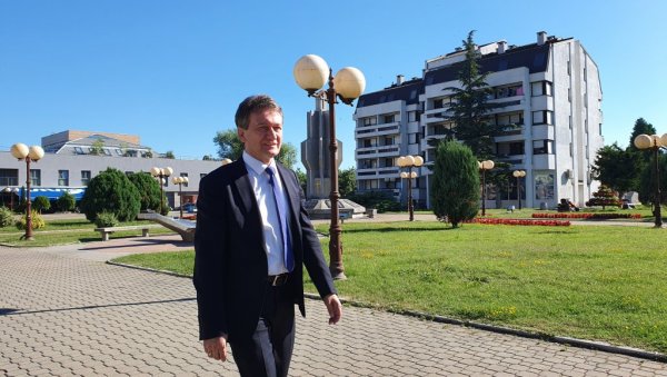 У УСТАНИЧКОЈ ДОЊОЈ ТРНОВИ ПОД МАЈЕВИЦОМ: Биће цеви пуне воде У УСТАНИЧКОЈ ДОЊОЈ ТРНОВИ ПОД МАЈЕВИЦОМ: Биће цеви пуне воде
