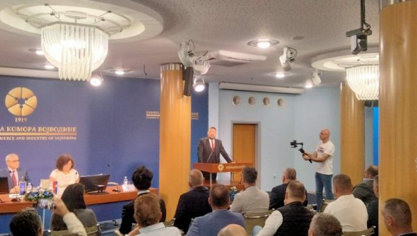 ВЛАДИМИР ГАК ИЗАБРАН ЗА ПРЕДСЕДНИКА ПРИВРЕДНЕ КОМОРЕ ВОЈВОДИНЕ: Досадашњи председник Бошко Вучуревић биће у наредном мандату потпредседник ВЛАДИМИР ГАК ИЗАБРАН ЗА ПРЕДСЕДНИКА ПРИВРЕДНЕ КОМОРЕ ВОЈВОДИНЕ: Досадашњи председник Бошко Вучуревић биће у наредном мандату потпредседник