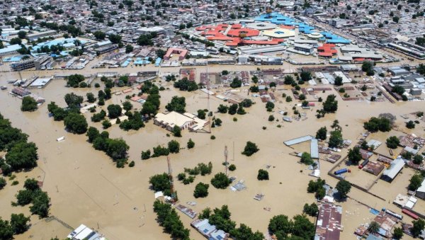 ПОПЛАВЕ ОДНОСЕ ЖИВОТЕ: Најмање 21 особа погинула у Нигерији, више од 10 се води као нестало ПОПЛАВЕ ОДНОСЕ ЖИВОТЕ: Најмање 21 особа погинула у Нигерији, више од 10 се води као нестало
