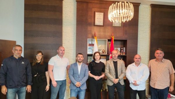 ОДЛИЧНА САРАДЊА: Челници Спортског савеза Србије у посети Трстенику ОДЛИЧНА САРАДЊА: Челници Спортског савеза Србије у посети Трстенику