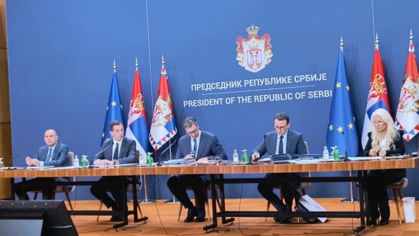 КОСОВО ЈЕ НАЈСКУПЉА РЕЧ СВАКОГ СРБИНА: Вучић - Било шта да смо предложили на крају би сви били против КОСОВО ЈЕ НАЈСКУПЉА РЕЧ СВАКОГ СРБИНА: Вучић - Било шта да смо предложили на крају би сви били против